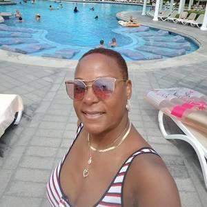 Meet your Posher, Alisa